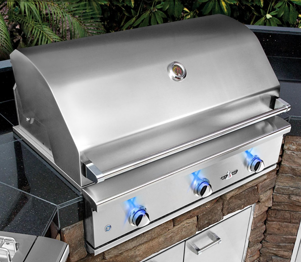 Delta Heat: 38" Gas Grill - DHBQ38G-DL