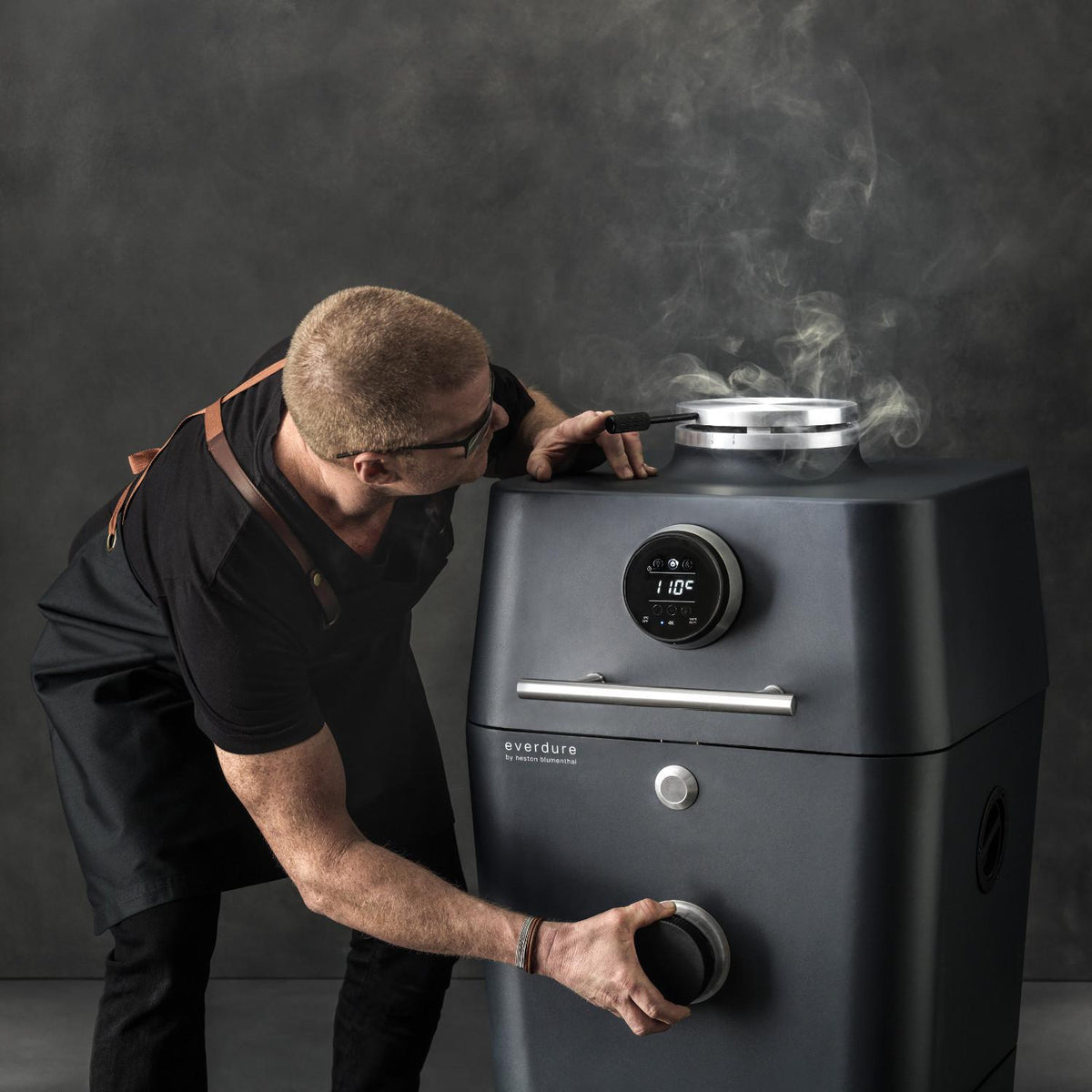 Everdure By Heston Blumenthal 4K 21-Inch Charcoal Grill & Smoker  - CE4KMUS